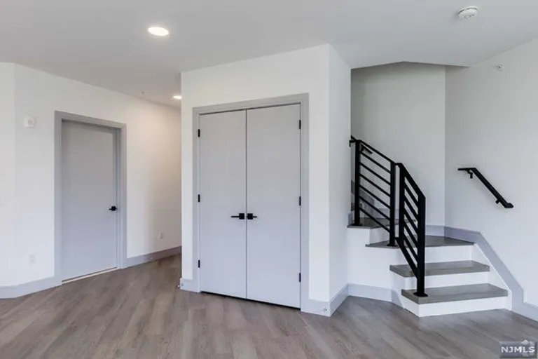 Bergen County Real Estate | View 1435 10th Street #412 | room 2 | View 3