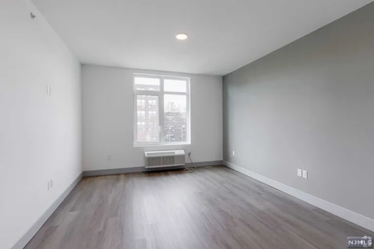 Bergen County Real Estate | View 1435 10th Street #412 | room 5 | View 6