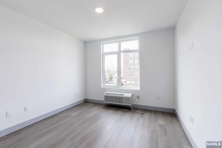 Bergen County Real Estate | View 1435 10th Street #412 | room 7 | View 8