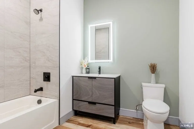 Bergen County Real Estate | View 1435 10th Street #412 | room 6 | View 7