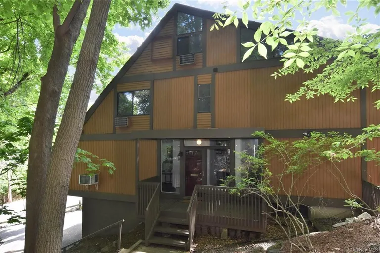 New York City Real Estate | View 122 Ogden Avenue | room 27 | View 28