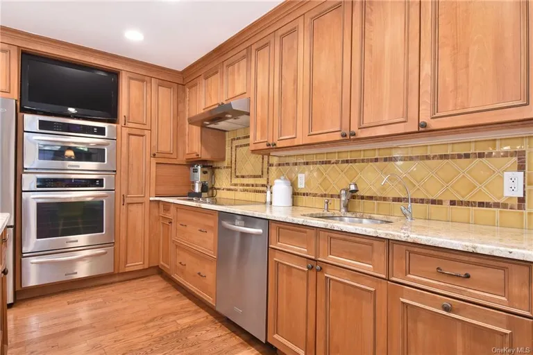 New York City Real Estate | View 122 Ogden Avenue | room 8 | View 9