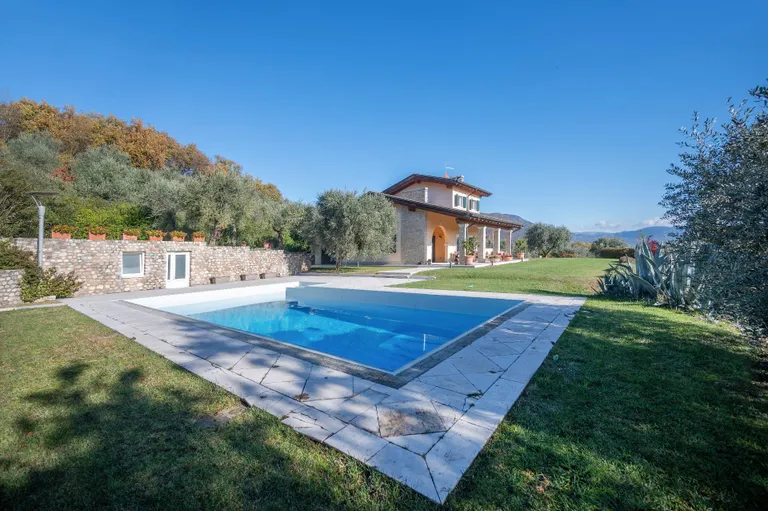 Northeast Italy Real Estate | View Villa del Golfo - VI001356 | 5 | View 5