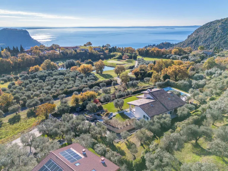 Northeast Italy Real Estate | View Villa del Golfo - VI001356 | 38 | View 38