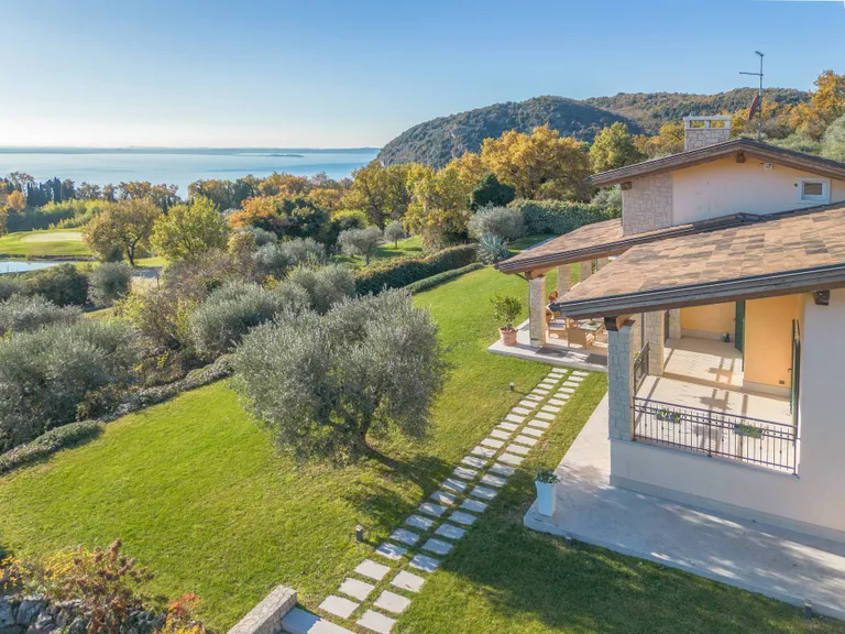 Northeast Italy Real Estate | View Villa del Golfo - VI001356 | 40 | View 40