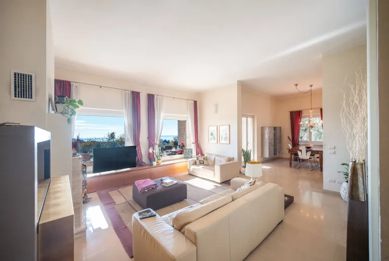 Northeast Italy Real Estate | View Villa del Golfo - VI001356 | 11 | View 11