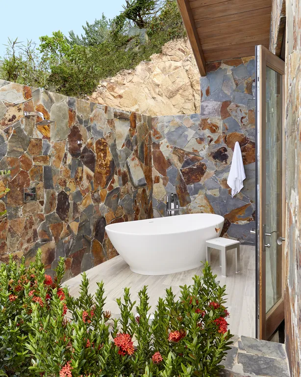 British Virgin Islands Real Estate | View Villa Maronti, Oil Nut Bay | room 3 | View 4