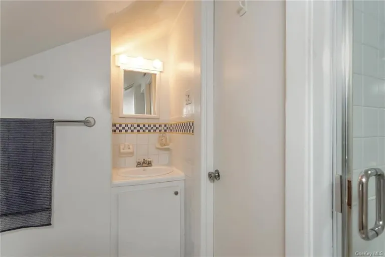 New York City Real Estate | View 220 Hunter Avenue | room 27 | View 28