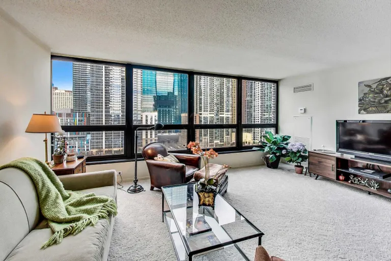 New York City Real Estate | View 360 E Randolph, 907 | room 4 | View 5