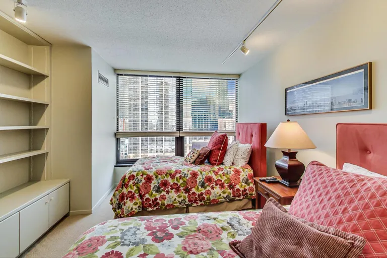 New York City Real Estate | View 360 E Randolph, 907 | room 12 | View 13