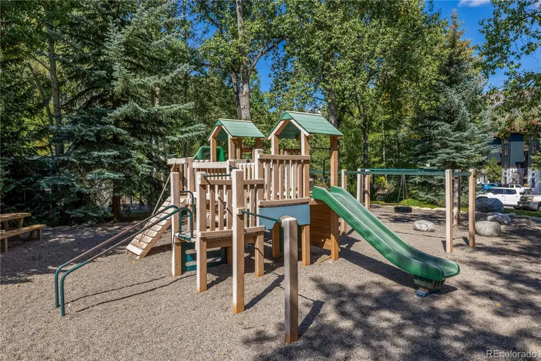 Denver Real Estate | View 4770 Bighorn Road Unit# B4 | room 26 | View 27