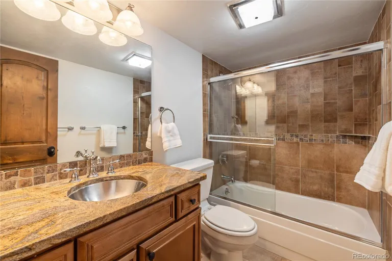 Denver Real Estate | View 4770 Bighorn Road Unit# B4 | room 18 | View 19
