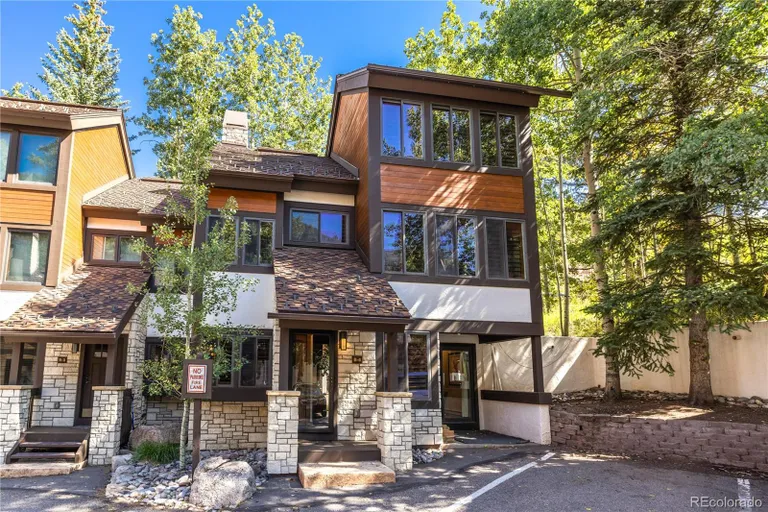 Denver Real Estate | View 4770 Bighorn Road Unit# B4 | 3 Beds, 3 Baths | View 1