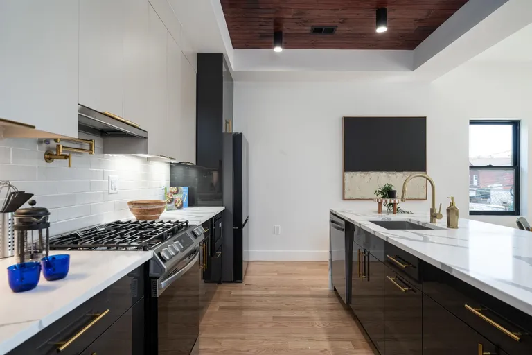 Jersey City/Hoboken Real Estate | View 22 Beacon Ave Unit# 2B | room 4 | View 5