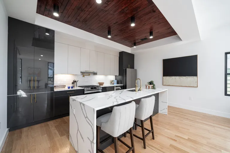 Jersey City/Hoboken Real Estate | View 22 Beacon Ave Unit# 2B | 4 Beds, 2 Baths | View 1