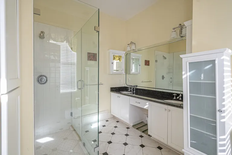 Savannah Real Estate | View 18 East 34th Street | room 35 | View 36