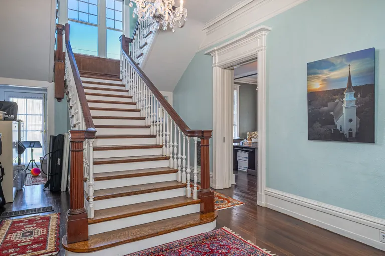 Savannah Real Estate | View 18 East 34th Street | room 8 | View 9
