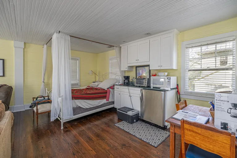 Savannah Real Estate | View 18 East 34th Street | room 45 | View 46