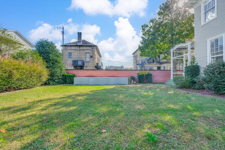 Savannah Real Estate | View 18 East 34th Street | room 48 | View 49