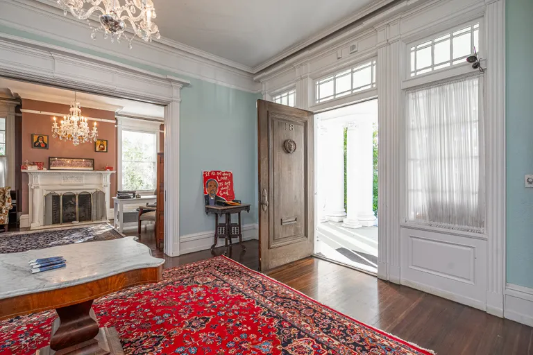 Savannah Real Estate | View 18 East 34th Street | room 6 | View 7