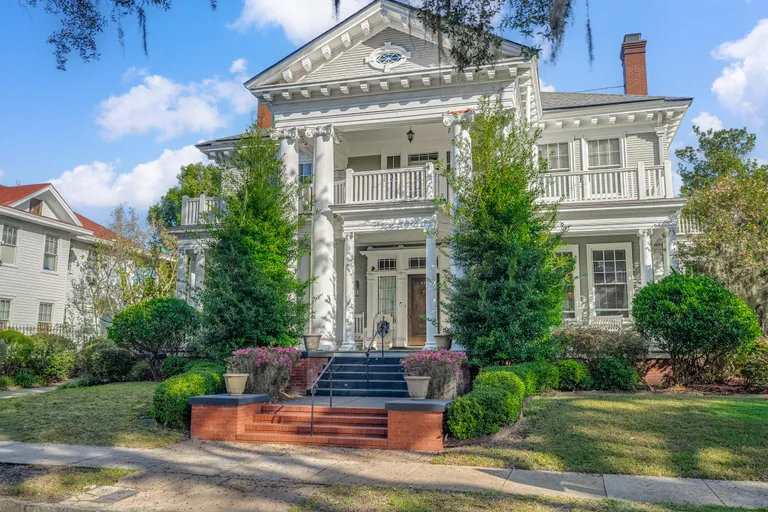 Savannah Real Estate | View 18 East 34th Street | room 1 | View 2
