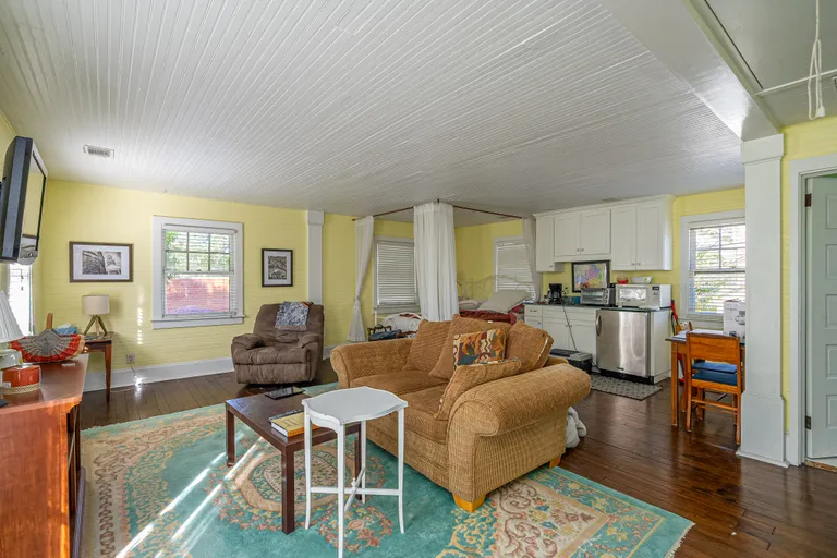 Savannah Real Estate | View 18 East 34th Street | room 47 | View 48
