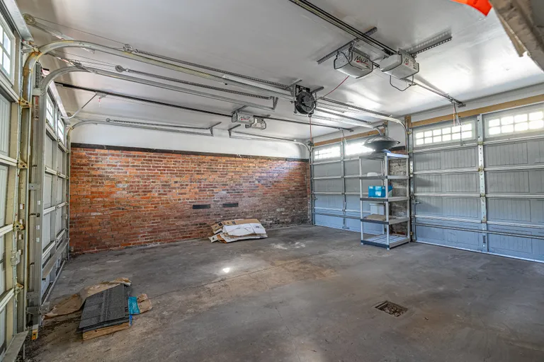 Savannah Real Estate | View 18 East 34th Street | room 43 | View 44