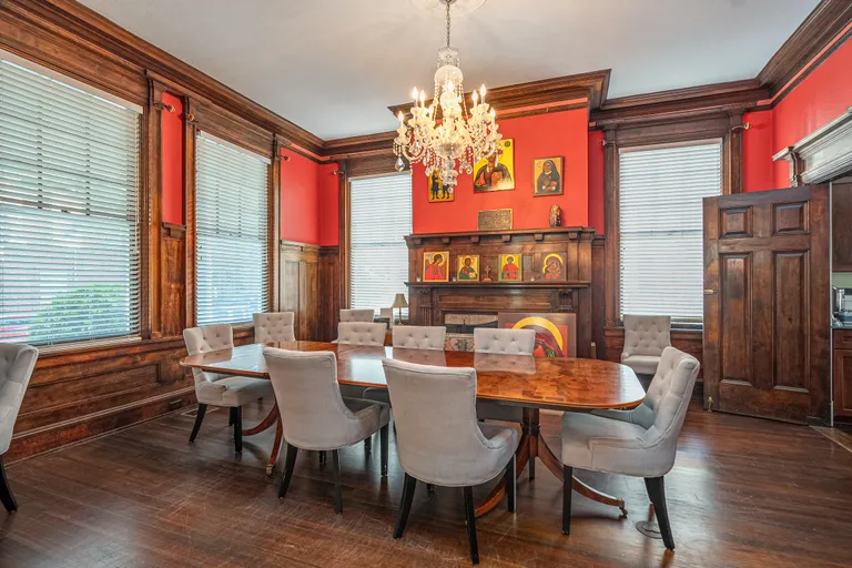 Savannah Real Estate | View 18 East 34th Street | room 10 | View 11