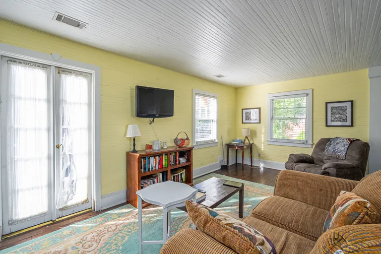 Savannah Real Estate | View 18 East 34th Street | room 46 | View 47
