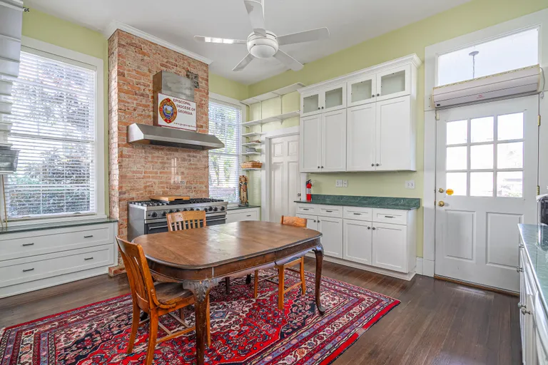 Savannah Real Estate | View 18 East 34th Street | room 19 | View 20