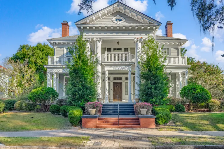 Savannah Real Estate | View 18 East 34th Street | room 4 | View 5