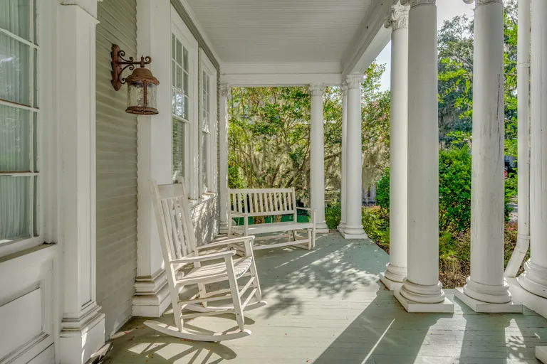 Savannah Real Estate | View 18 East 34th Street | room 5 | View 6