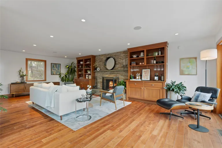 Westchester Real Estate | View 44 Riverview Road | room 1 | View 2
