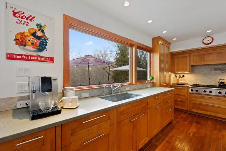 Westchester Real Estate | View 44 Riverview Road | room 10 | View 11