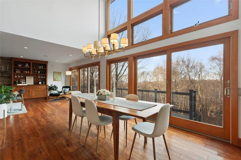 Westchester Real Estate | View 44 Riverview Road | room 3 | View 4