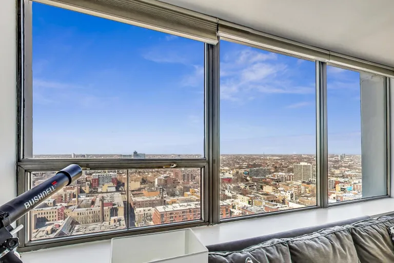 New York City Real Estate | View 1360 N Sandburg, 2812C | room 15 | View 16