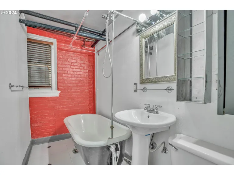 New York City Real Estate | View 410 NW 18th Ave #007 | room 16 | View 17