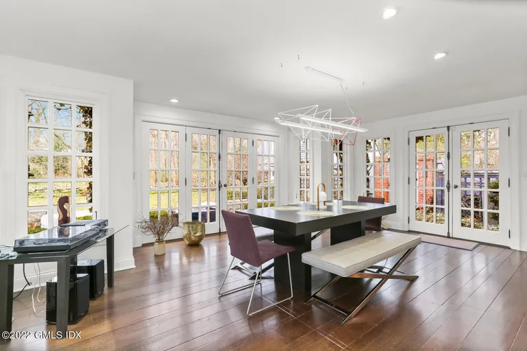 New York City Real Estate | View 84 Meadow Road | room 9 | View 10