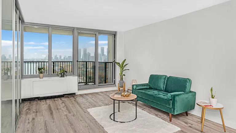 New York City Real Estate | View 400 E Randolph, 2211 | room 5 | View 6