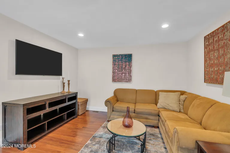 New York City Real Estate | View 5 Remington Court Unit# 1000 | room 29 | View 30