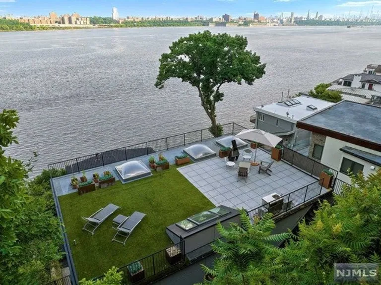 New York City Real Estate | View 34 Shore Road | room 32 | View 33