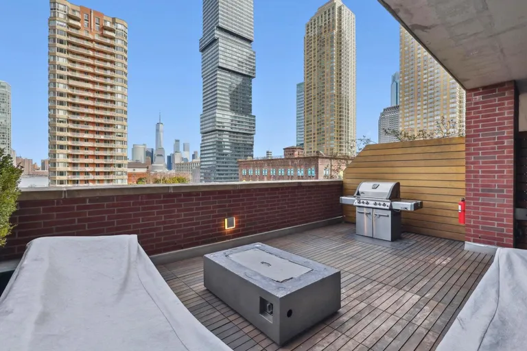 New York City Real Estate | View 389 Washington St Unit# 12F | room 39 | View 40