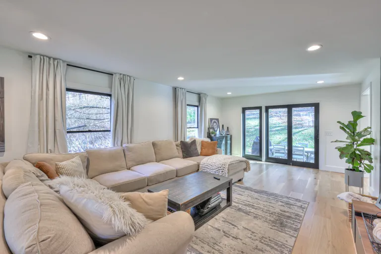 Nashville, TN Real Estate | View 5552 Hillview Dr | room 2 | View 3