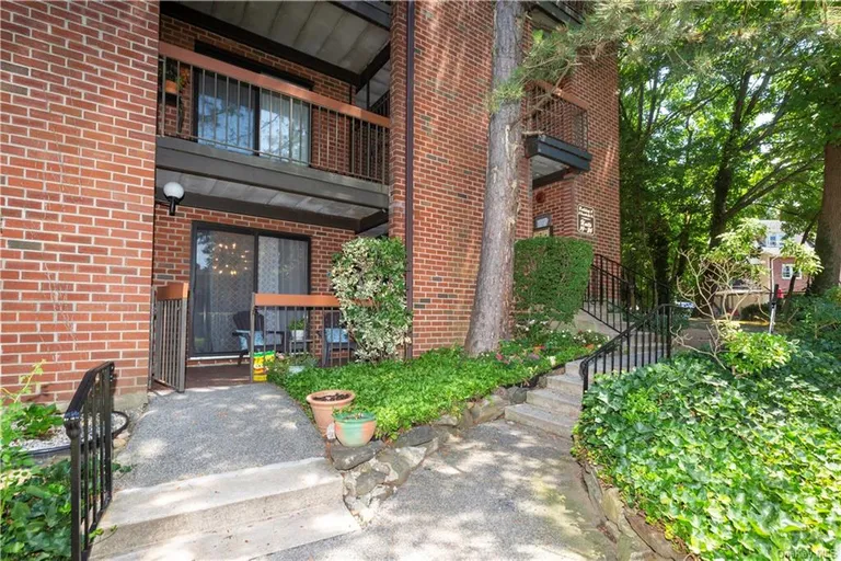 New York City Real Estate | View 22 Bronxville Glen Drive #24 | room 2 | View 3