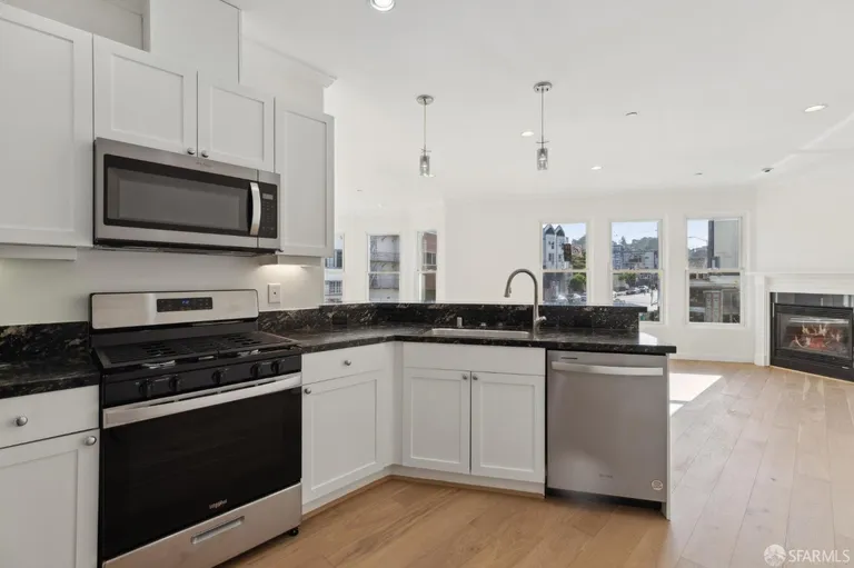 Northern California Real Estate | View 199 Tiffany Avenue #211 | room 5 | View 6