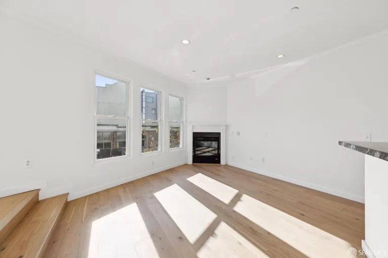 Northern California Real Estate | View 199 Tiffany Avenue #211 | room 7 | View 8