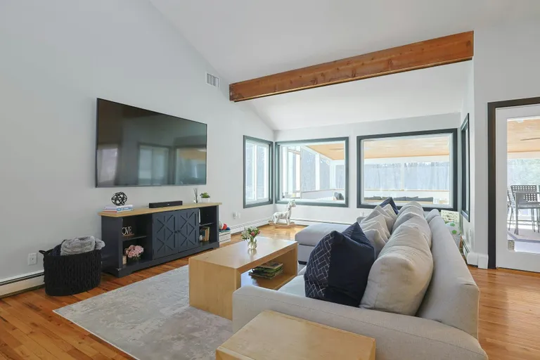 Westchester Real Estate | View 29 Maple Moor Lane | room 6 | View 7