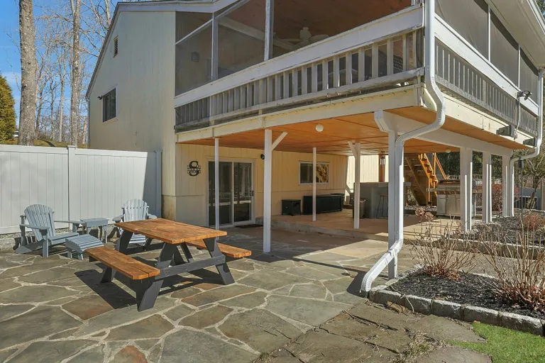 Westchester Real Estate | View 29 Maple Moor Lane | room 42 | View 43