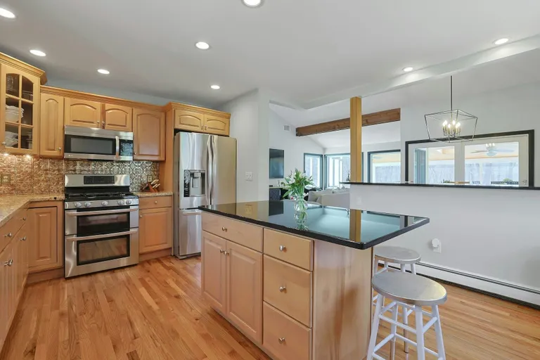Westchester Real Estate | View 29 Maple Moor Lane | room 15 | View 16