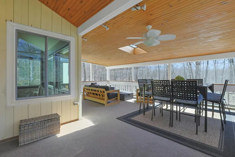 Westchester Real Estate | View 29 Maple Moor Lane | room 32 | View 33